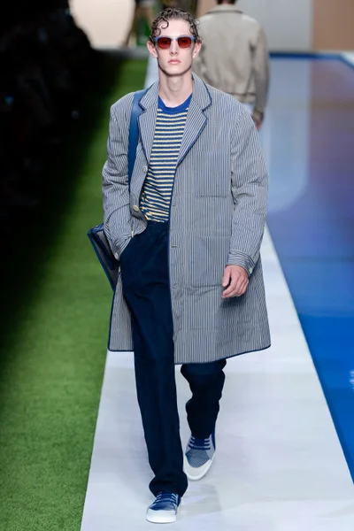 Look 29